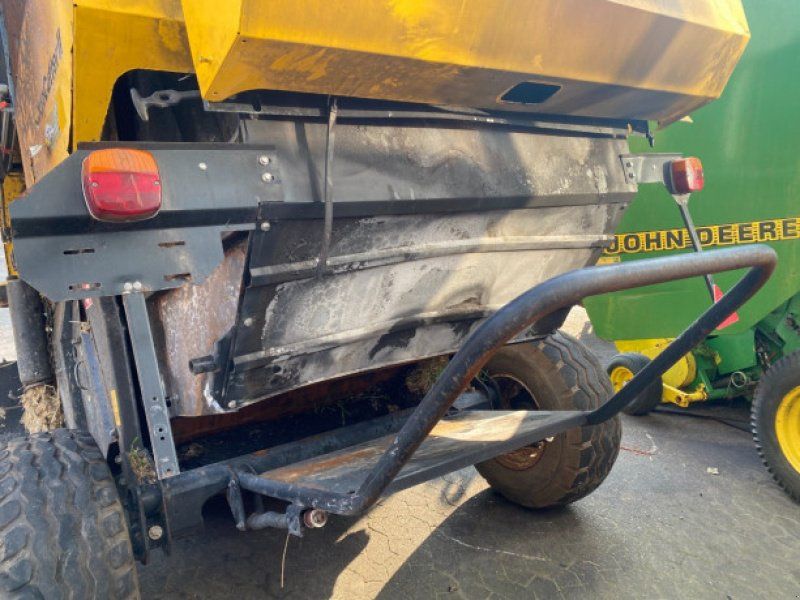 New Holland BR7070