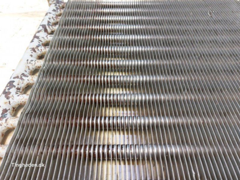 D4000