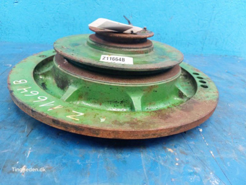 John Deere 1166