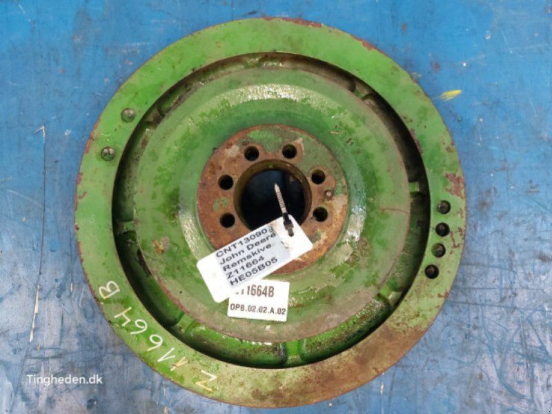John Deere 1166