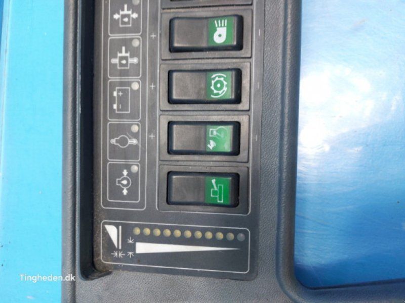New Holland TX68