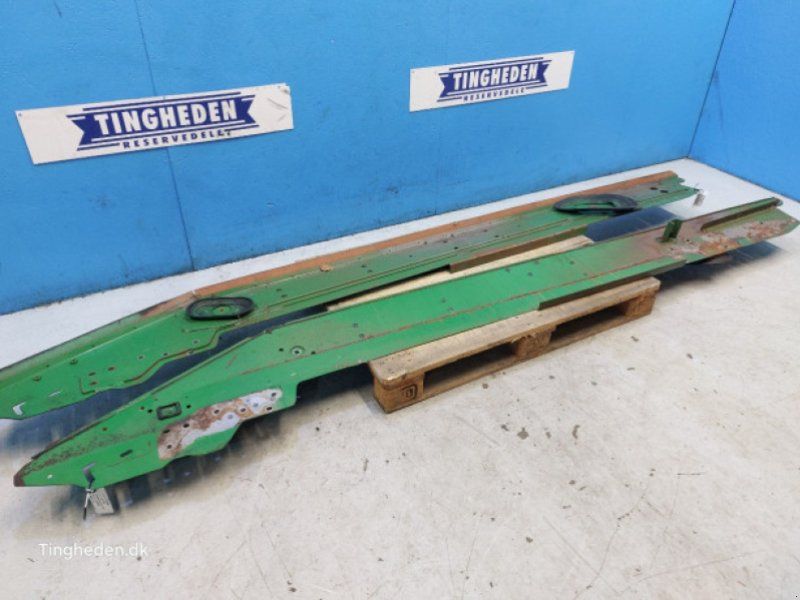 John Deere S670