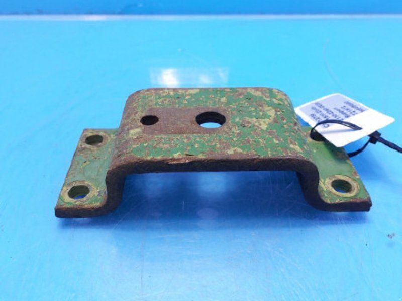 John Deere 2130
