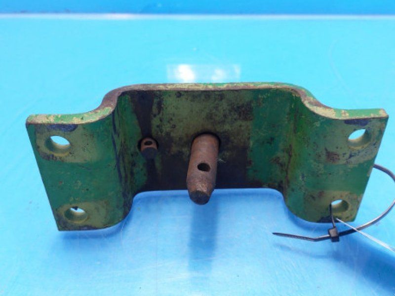 John Deere 2130