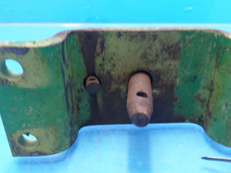 John Deere 2130