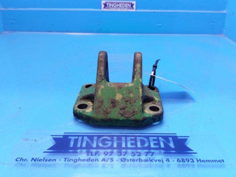 John Deere 3140