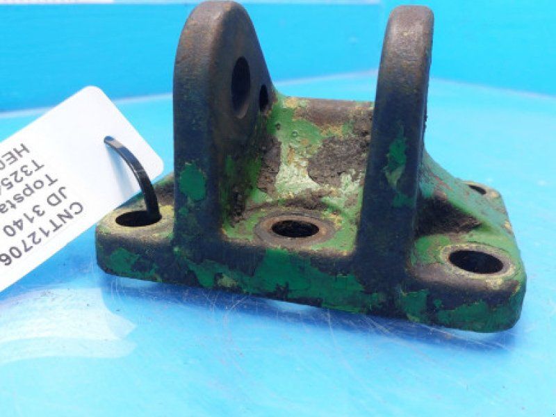 John Deere 3140