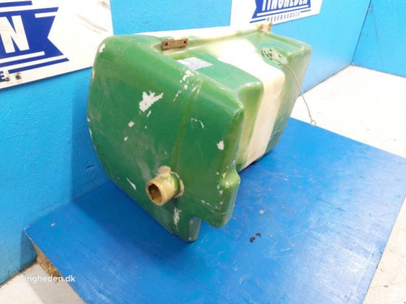 John Deere 2130