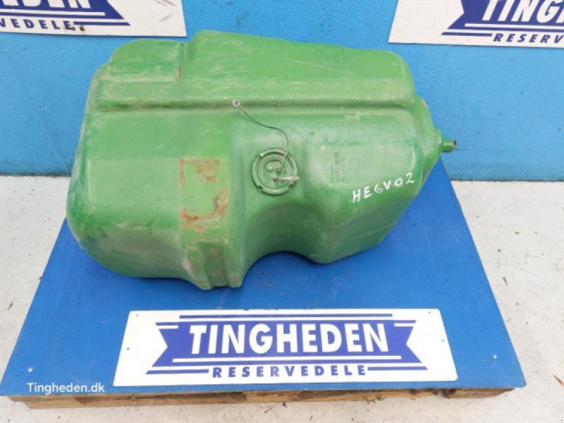 John Deere 3140