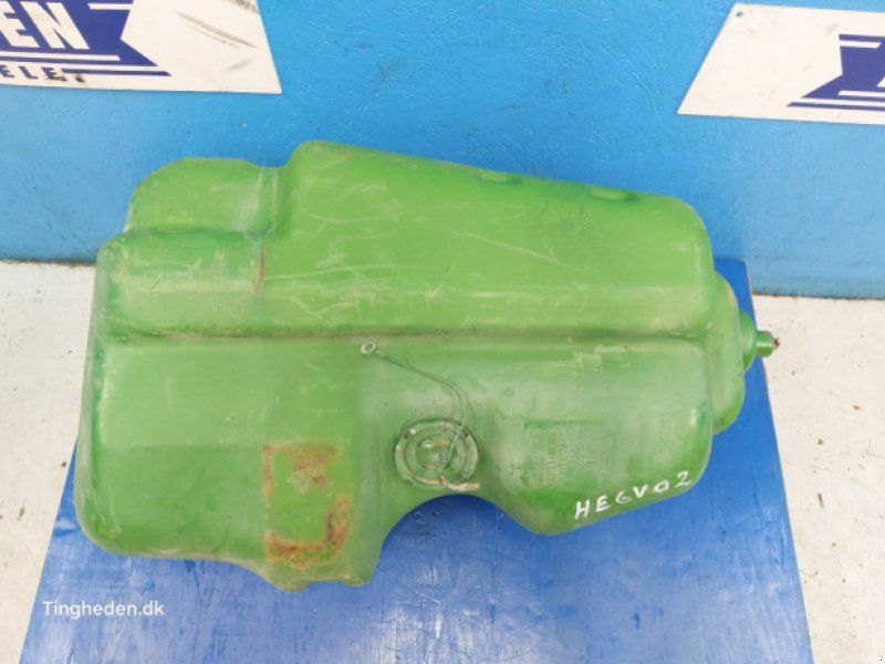 John Deere 3140