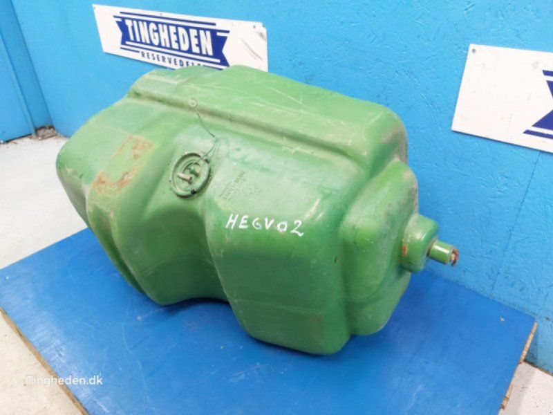 John Deere 3140
