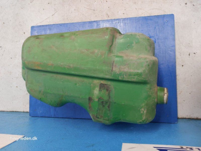 John Deere 3140
