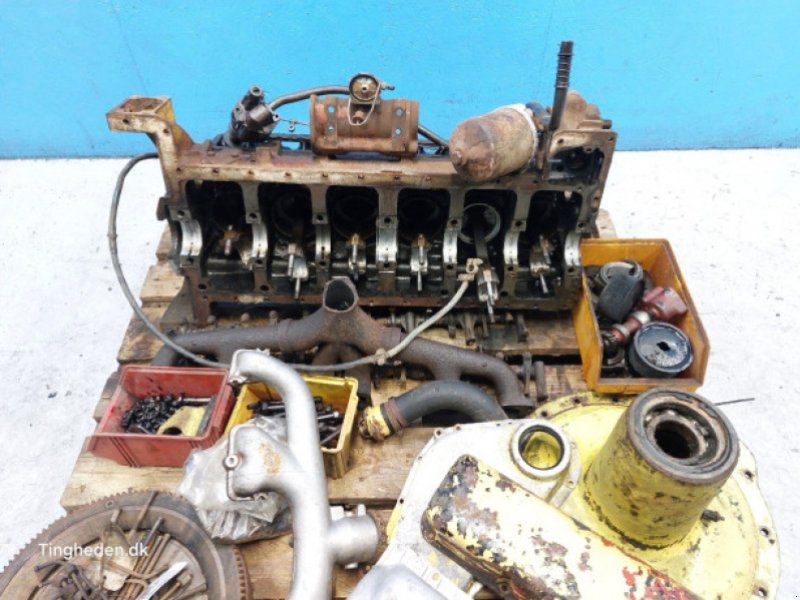 Ford Trader 590E