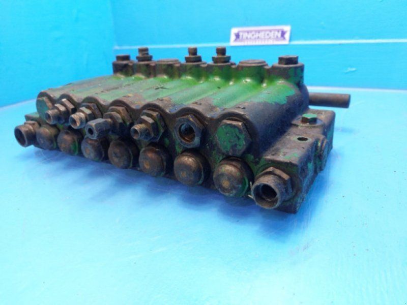John Deere 1085