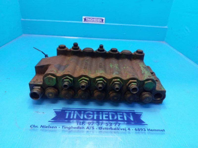 John Deere 1085