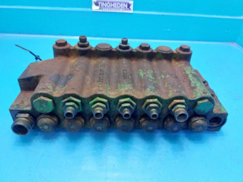 John Deere 1085