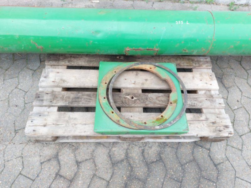 John Deere 975
