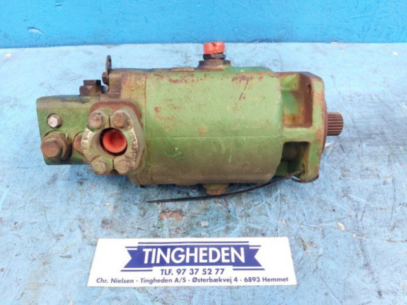 John Deere 1177