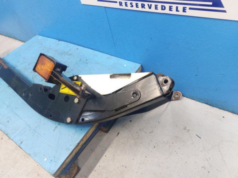 MacDon D60