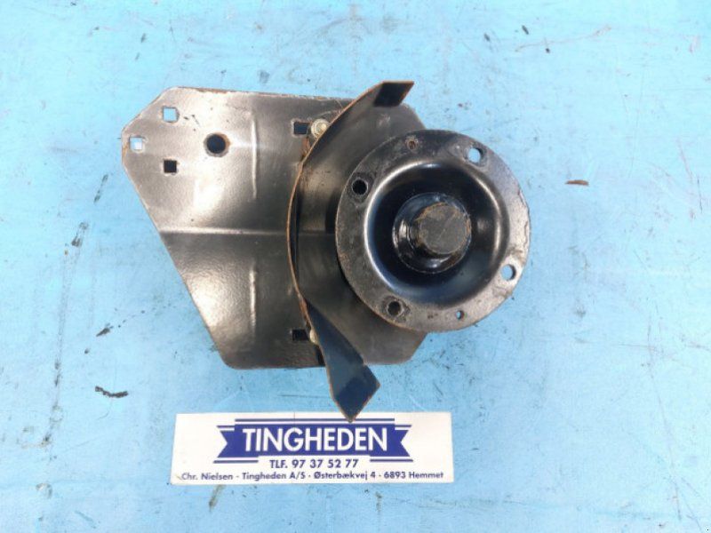 MacDon D60