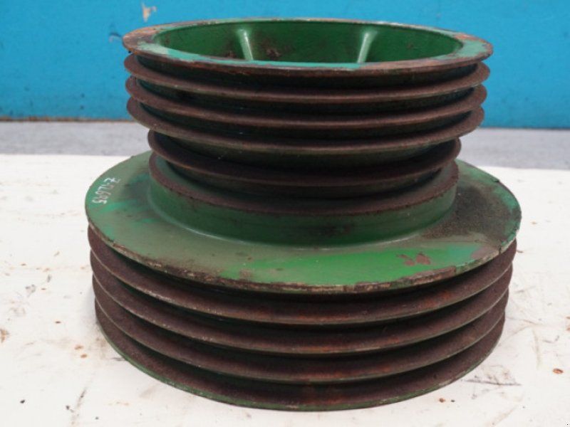 John Deere 2058