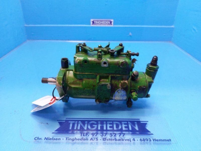 John Deere 3140
