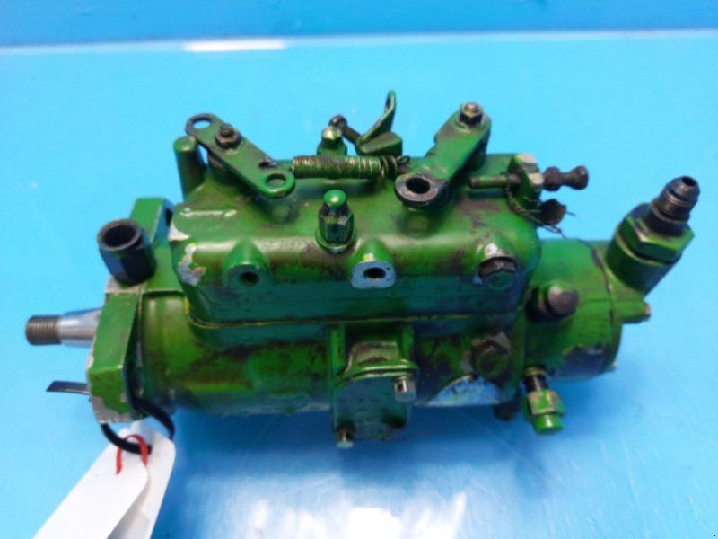 John Deere 3140