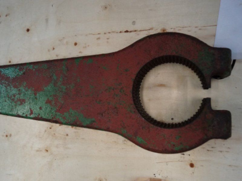 John Deere 327