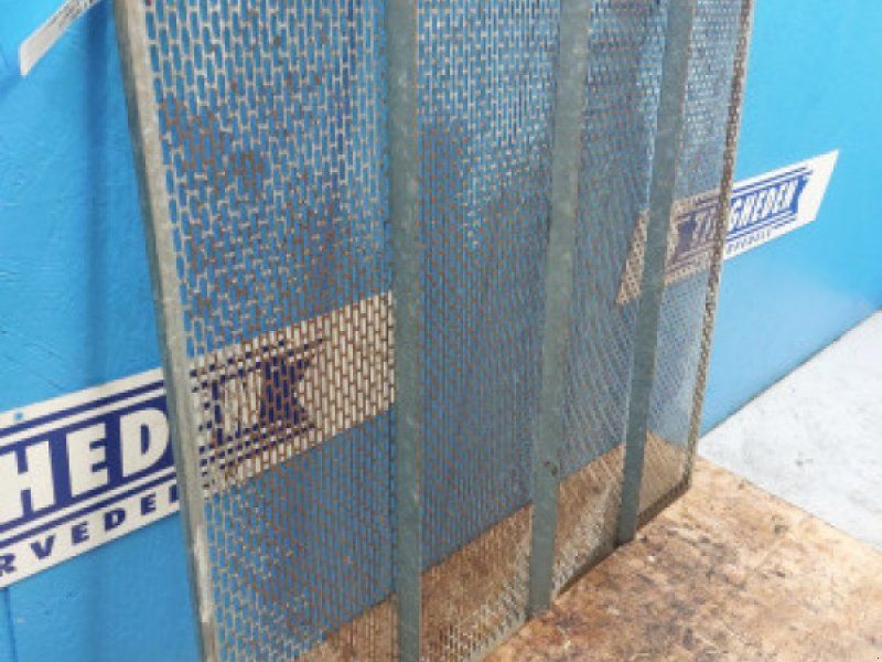 D1200