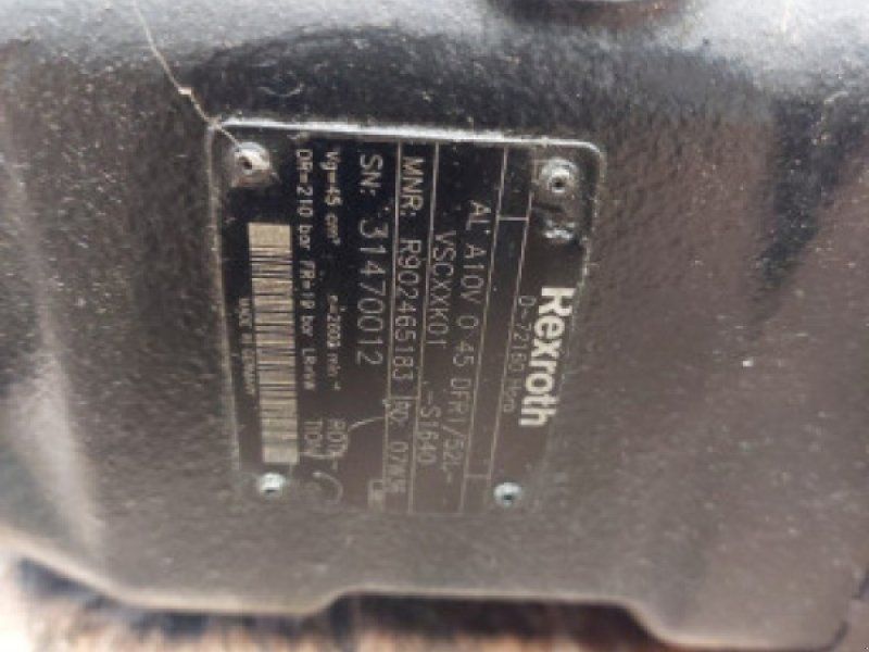 New Holland CR8090