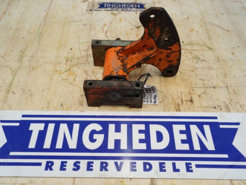 D7000