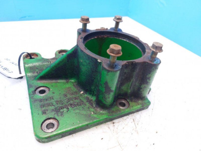 John Deere S670