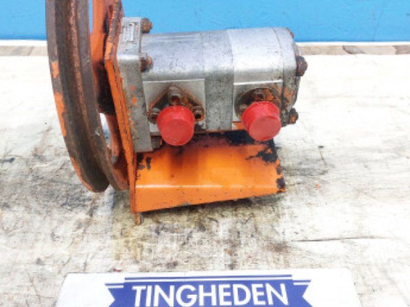 D1200