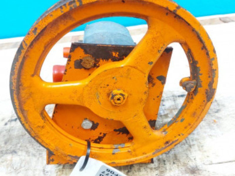 D1200