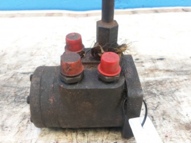 D1200