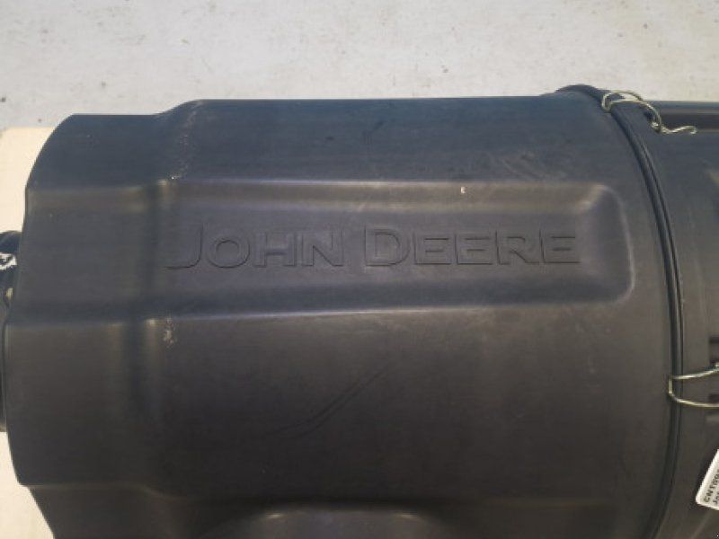 John Deere S670
