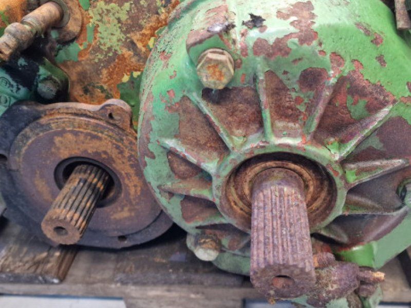 John Deere 1065