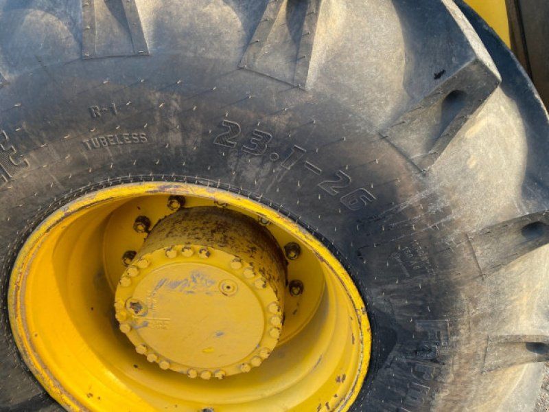 Komatsu WA270