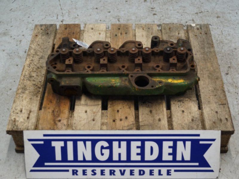 John Deere 4239