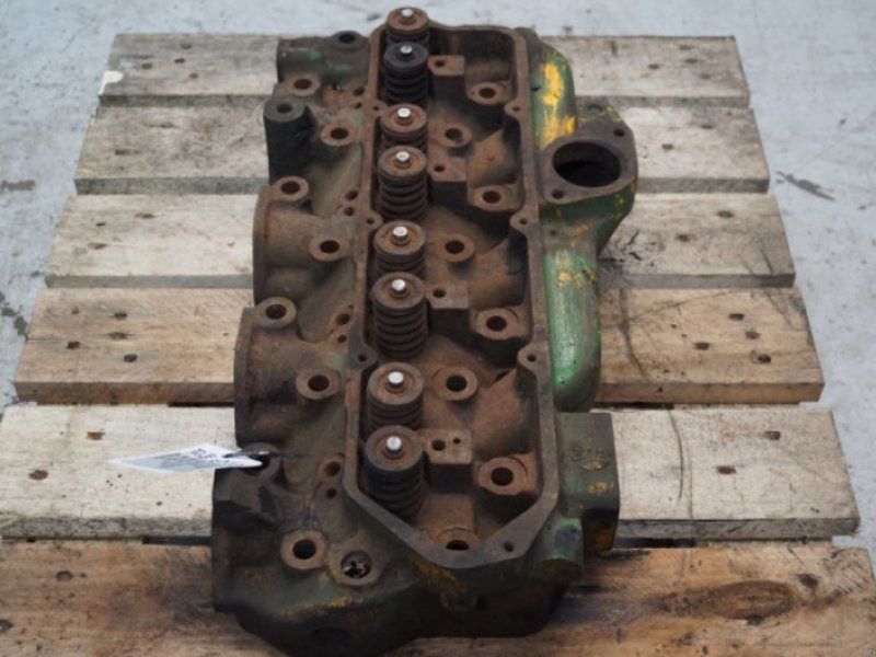 John Deere 4239