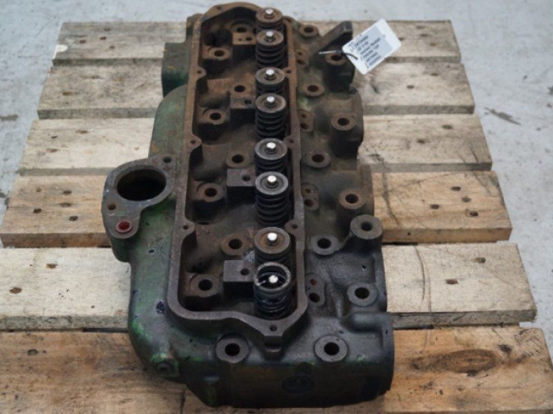 John Deere 4239