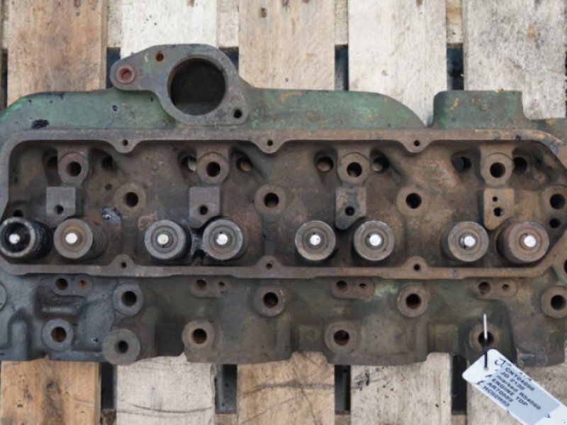 John Deere 4239