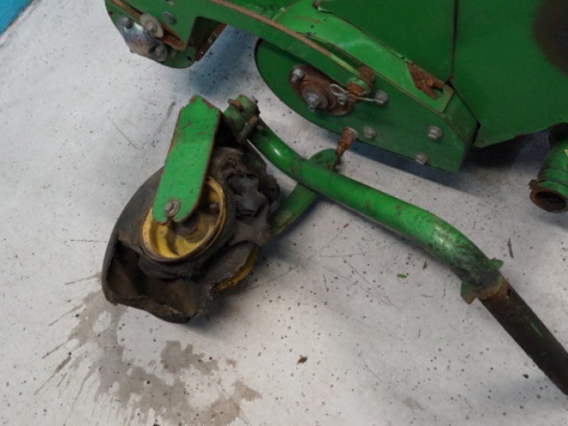 John Deere 592