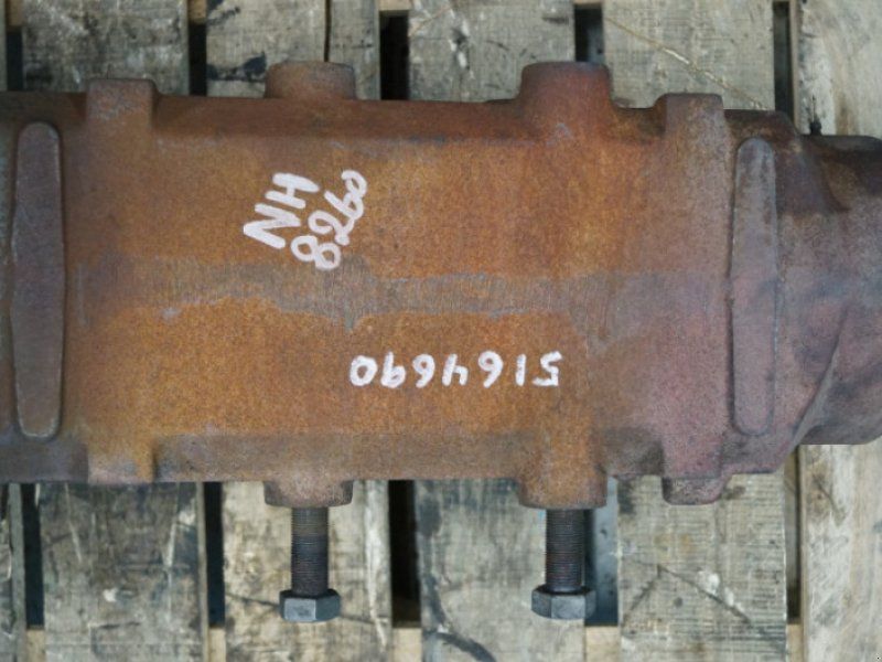 New Holland 8260