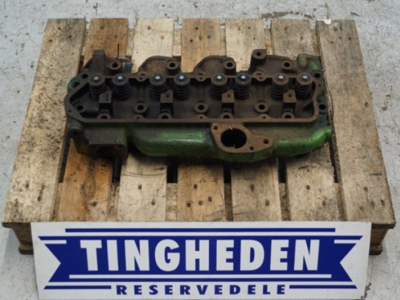 John Deere 4239