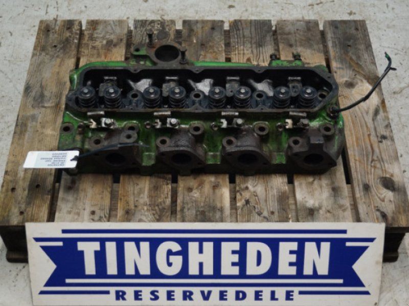 John Deere 4239