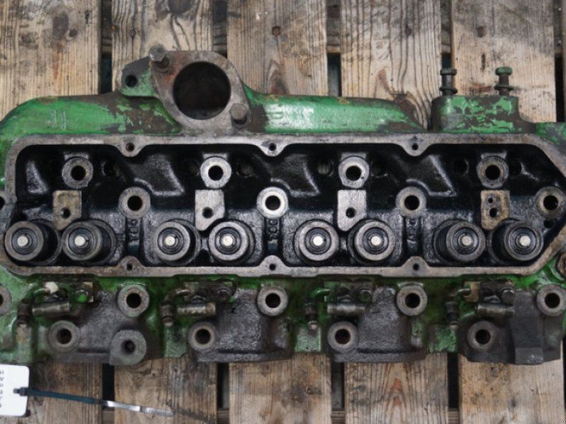 John Deere 4239