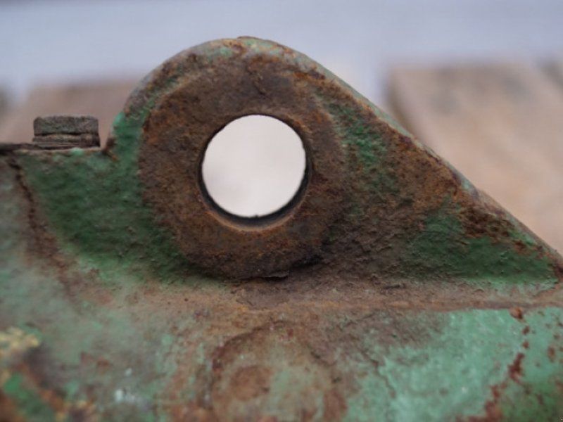 John Deere 4040