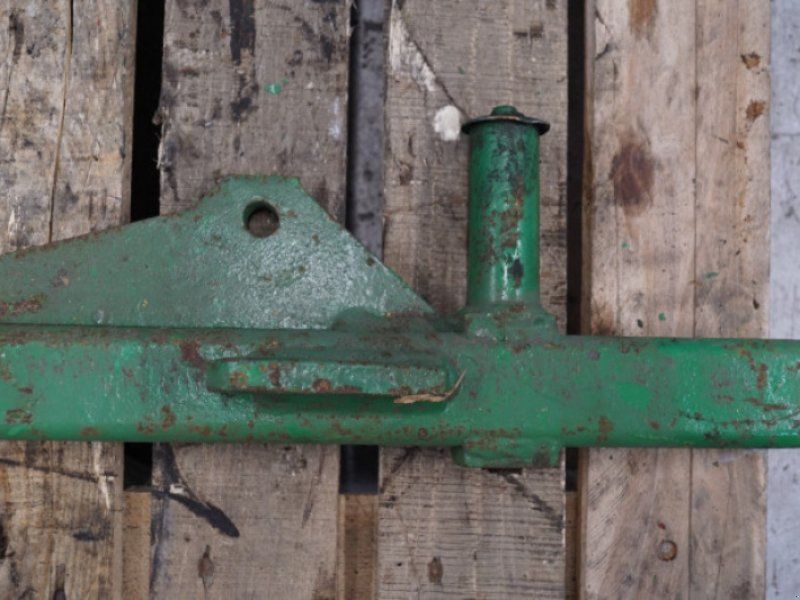 John Deere 2140