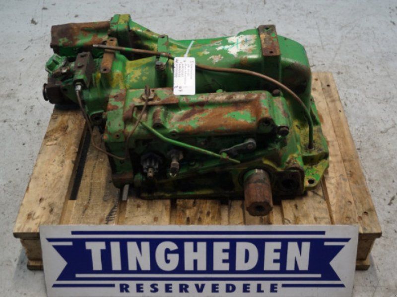 John Deere 4240
